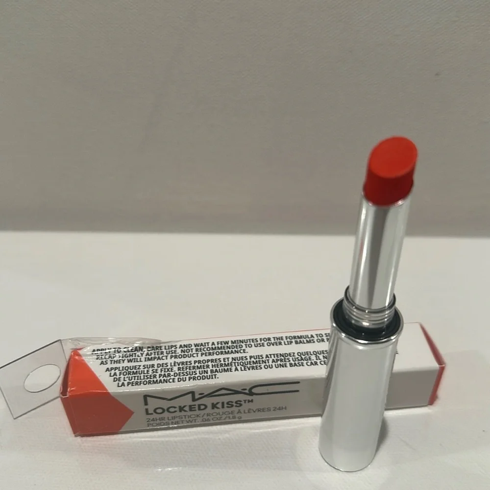 MAC LOCKED KISS RENEGADE (57) BRIGHT ORANGE 24 HR LIPSTICK. FULL SIZE
